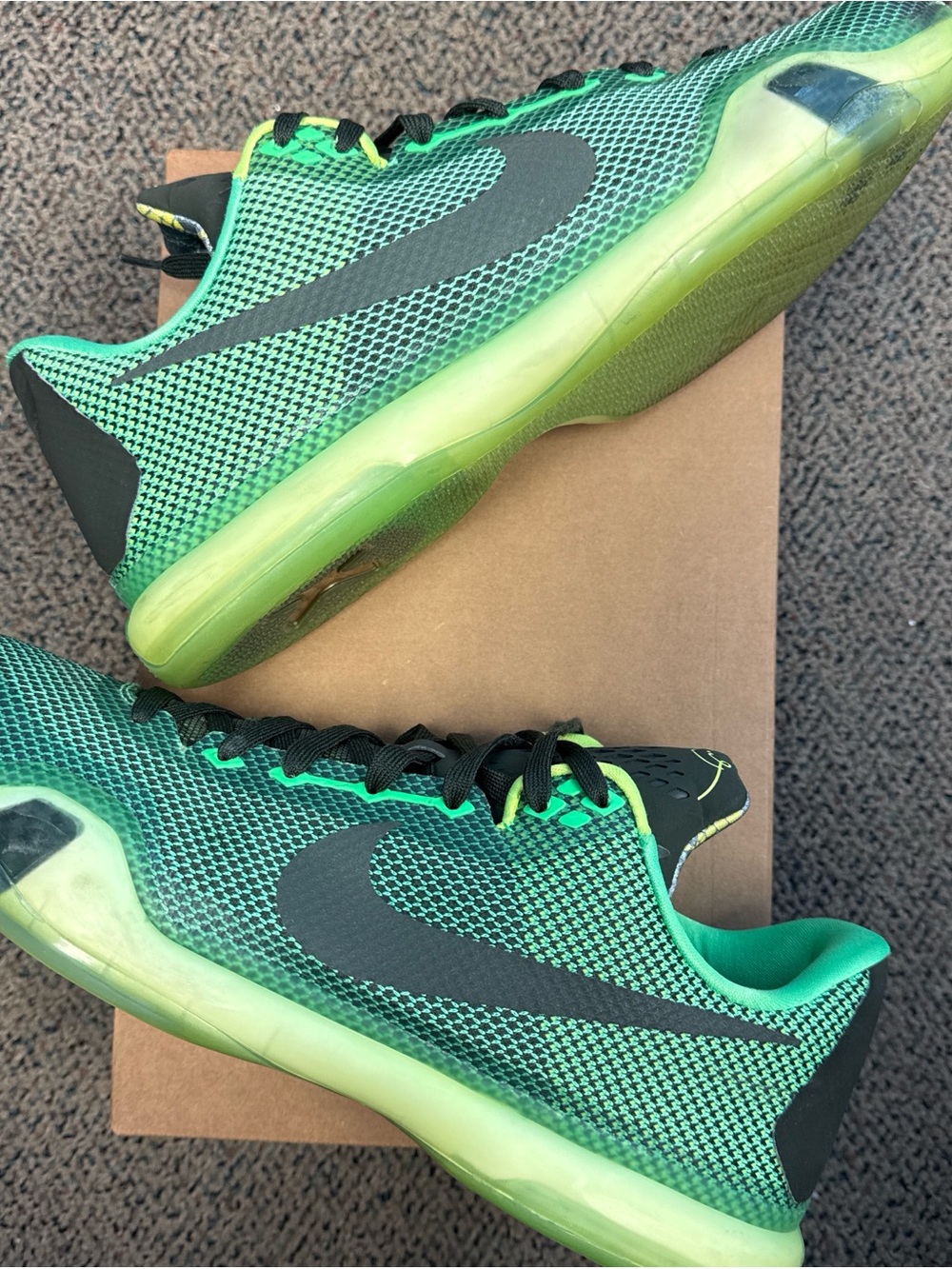 Nike Kobe 10 Vino - Green and Black Mesh Low-Top Trainers